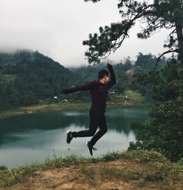 What's the Best Way to Create a Child's Adventure-Themed Bedroom with a Built-In Bed Fort?